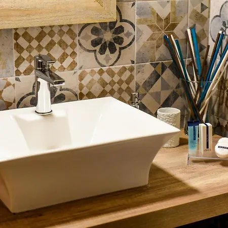 Nicola's House Luxury Loft * Бари